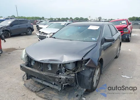 2014 Toyota Camry Se z USA, uszkodzony, nr VIN 4T1BF1FK2EU857891